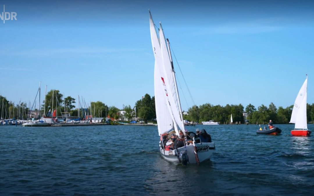 Gemeinsam gegen Wind und Welle: Inklusives Segeln in Schwerin